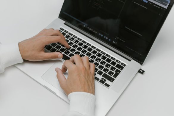 Protecting Canadians’ privacy and ensuring online safety, especially for children, are shared priorities across government. Image source: https://www.pexels.com/photo/a-memory-card-near-a-laptop-5474287/